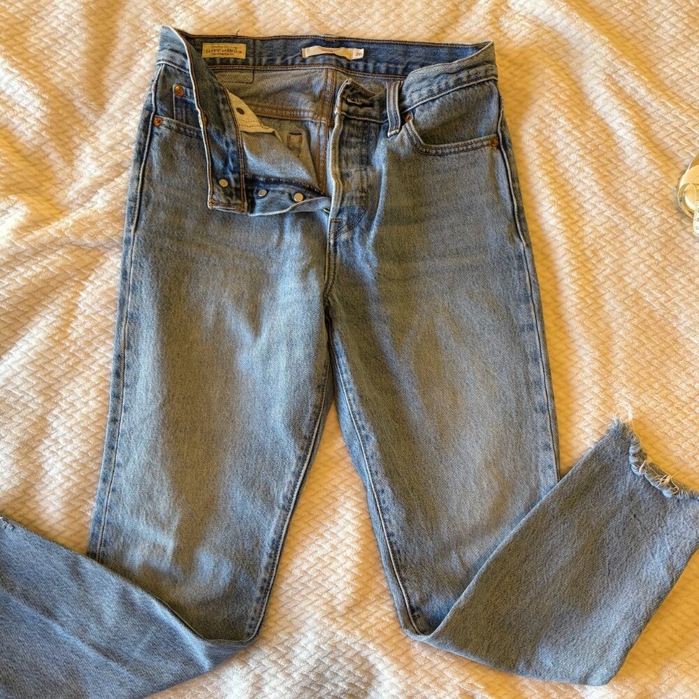 Levi's Women's Wedgies 26